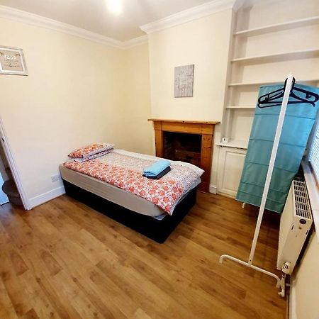 Apartamento Chelmsford Centre House Exterior foto