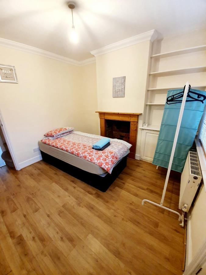 Apartamento Chelmsford Centre House Exterior foto